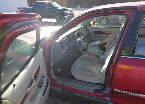 2000 Mercury Grand Marquis Gs from USA, damaged, VIN 2MEFM74W3YX698492